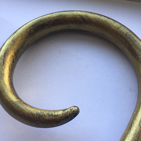 Rustic antique gold drape holder hooks - Picture 8 of 9
